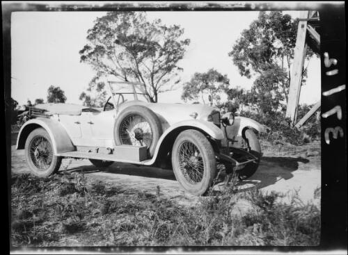 Parked motor vehicle, Arthurs Seat, Victoria, 3 May 1929 / Michael Terry