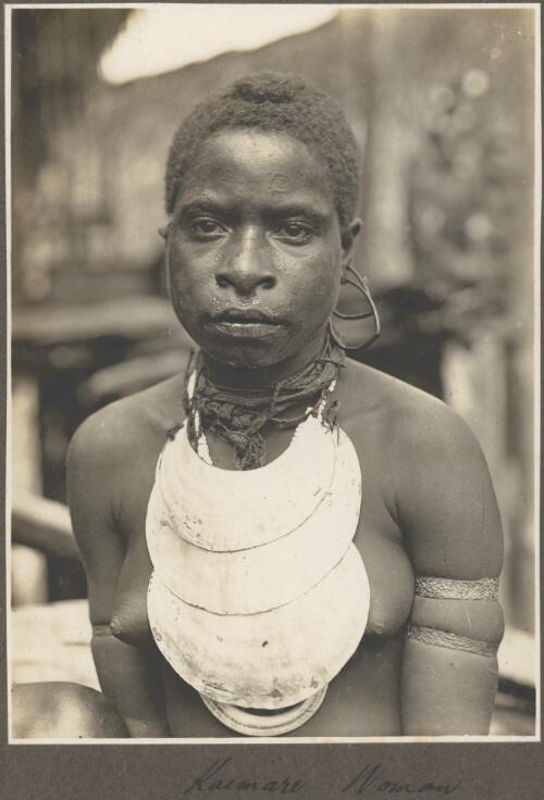 Kaimari woman [picture]