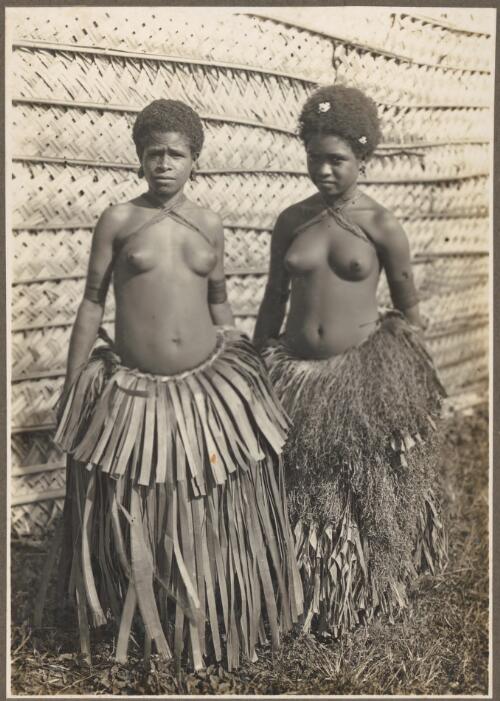 Girls from Mukawa [wearing long grass skirts] [picture] / Frank Hurley