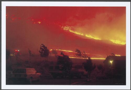 Freshening north-westerly winds drove the Stockyard fire down Apollo Road onto Ballineen in the hour before midnight on 17th January 2003. [picture] / Jeff Cutting