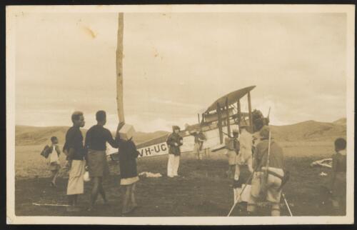 [Michael Leahy is making a movie of the plane Canberra and preparations are being made for the walk to Mt. Hagen, Central New Guinea], 1933 [picture]