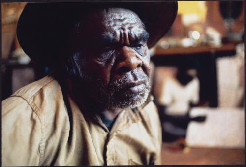 [Indigenous artist, Old Walter Tjampitjinpa at Papunya, 1972] [picture] / Michael Jensen