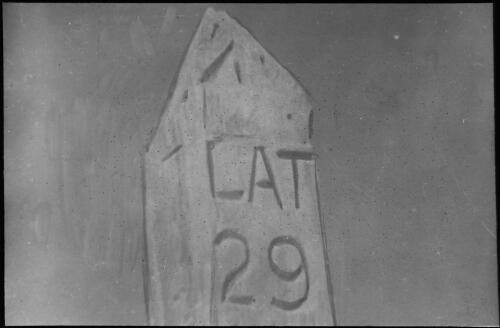 Latitude 29 signpost where the Burke & Wills 1860 expedition crossed into Queensland, 1935 [picture]