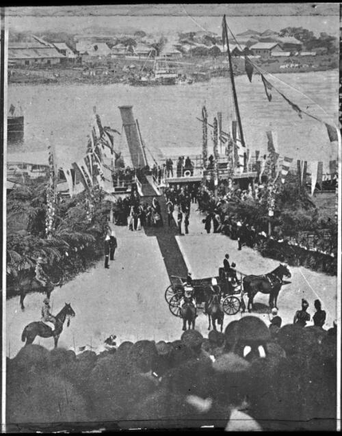 The Duke and Duchess of Cornwall & York arriving in Brisbane by water, 1901 [transparency]