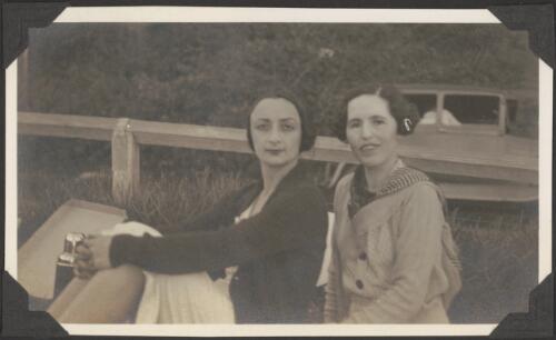 [Natasha (Nathalie) Branitzka (left) sitting with an unknown friend, between 1936-1937] [picture]