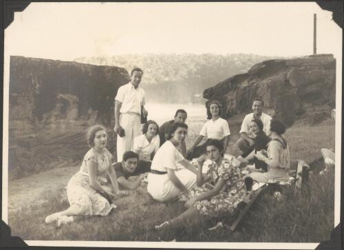 [Dancers from the Monte Carlo Russian Ballet at a picnic, possibly at Bungan Beach, NSW, between 1936-1937] [picture]