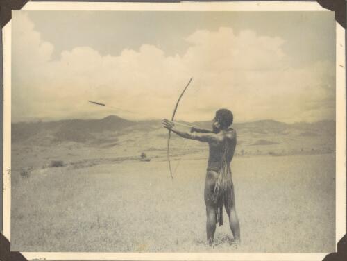 Highlander at Goroka airstrip, 1951 [picture] / Albert Speer