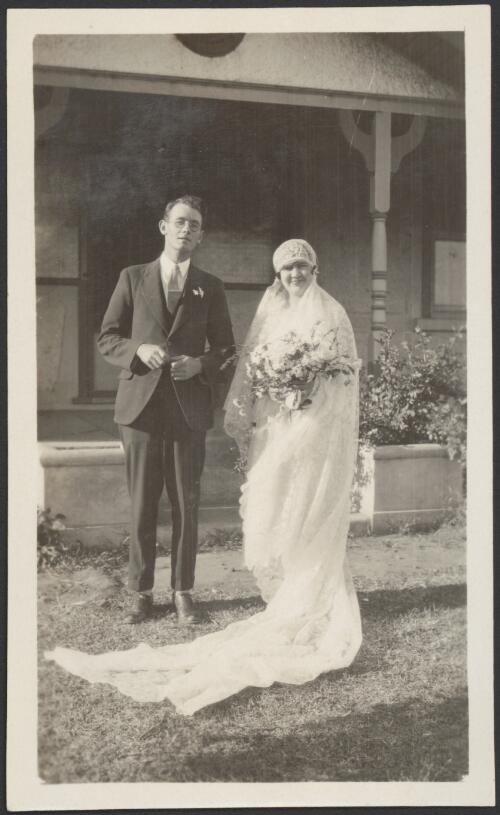 Wedding portrait of Margaret Lockhart (née White) and Malcolm Lockhart, Goodnight, N.S.W., 1929 [picture] / printed by Harringtons
