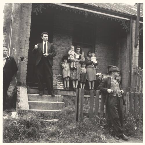 [Families awaiting eviction, 1945, 2] [picture] / Geoffrey Powell