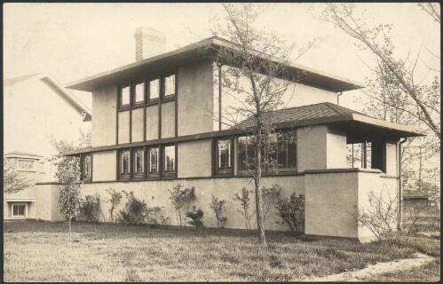 Oblique exterior view of house at Tracy, Illinois [picture]