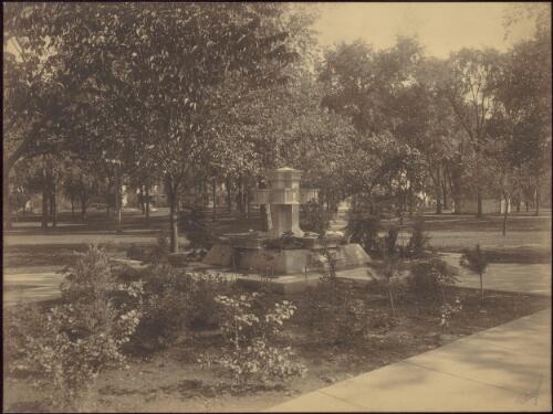 Clark Memorial Fountain, Grinnell, Iowa, [4] [picture]