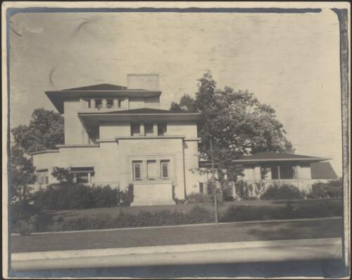 Front elevation of Fricke house, Oak Park [picture]