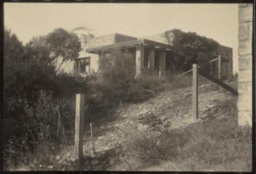Cheong Residence, The Parapet, Castlecrag, New South Wales, ca. 1922 [picture]