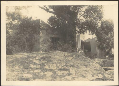Exterior view of Wilson House, [Castlecrag, Sydney, New South Wales, 1929, 6] [picture]