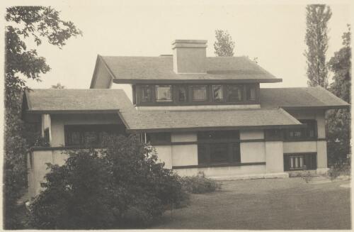 Front exterior view of Ralph D. Griffin house, Edwardsville, Illinois, [3] [picture] / Walter Burley Griffin
