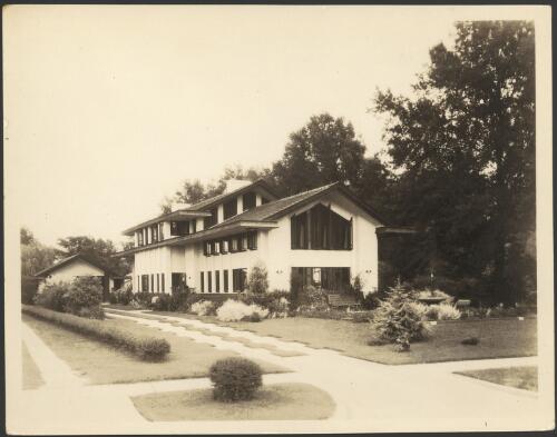 Front exterior view of dwelling for Mr. G.B. Cooley, Monroe, Louisiana [picture] / Walter Burley Griffin