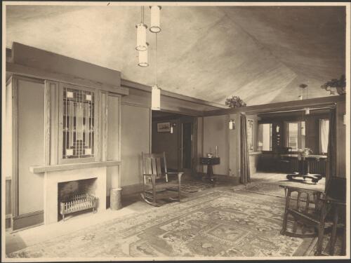 Interior view of Bovee apartment duplex, Evanston, Illinois [picture] / Walter Burley Griffin