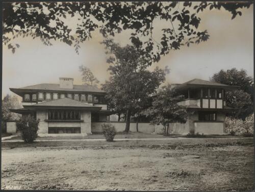 Exterior view of the Itte paired houses, [2] [picture] / Walter Burley Griffin