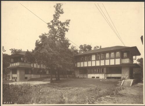 Exterior view of the Itte paired houses, [3] [picture] / Walter Burley Griffin