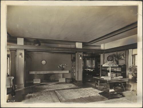 Interior of J.B. Moulton residence Rogers Park, Chicago, Illinois [picture] / Walter Burley Griffin