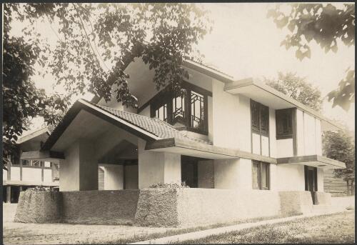Exterior view of Comstock houses, Evanston, Illinois, [5] [picture] / Walter Burley Griffin