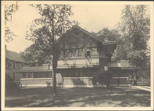 Exterior view of F.B. Carter dwelling, Judson Avenue, Evanston, Illinois, [3] [picture] / Walter Burley Griffin