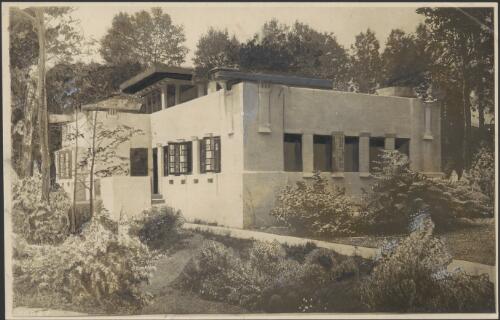 Exterior view of dwelling for Mr  E.L. Springer, Kenilworth, Illinois, [3] [picture] / Walter Burley Griffin