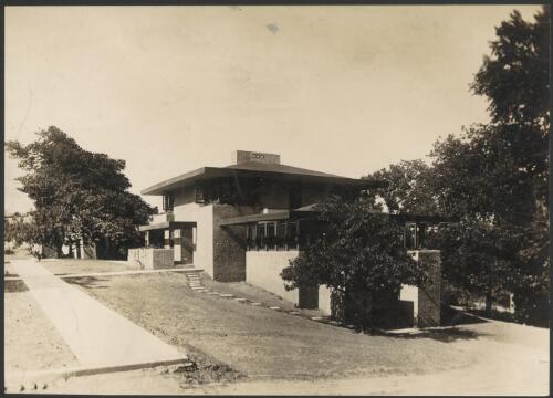 Exterior view of Rule house, Mason City, Iowa, [1] [picture] / Walter Burley Griffin