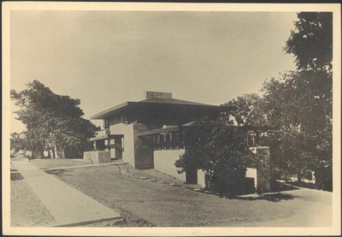 Exterior view of Rule house, Mason City, Iowa, [2] [picture] / Walter Burley Griffin