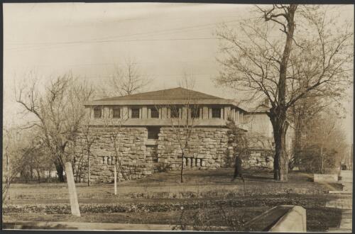 Exterior view of Stinson Memorial Library, Anna, Illinois, [3] [picture] / Walter Burley Griffin