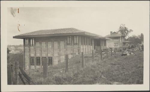 Exterior view of Mr. W.R. Paling's dwelling, [Kooyong, Melbourne, Victoria, 4] [picture] / Walter Burley Griffin