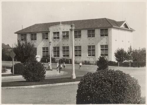The R.C. [Roman Catholic] Church and convent, Canberra, [1930s] [picture]