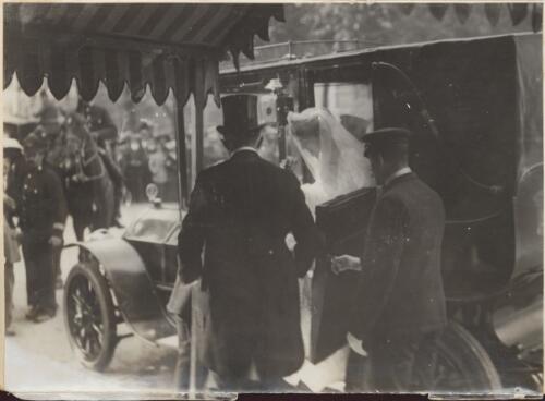 [Miss Clementine Ogilvy Hozier (Lady Churchill) on her wedding day] [picture]