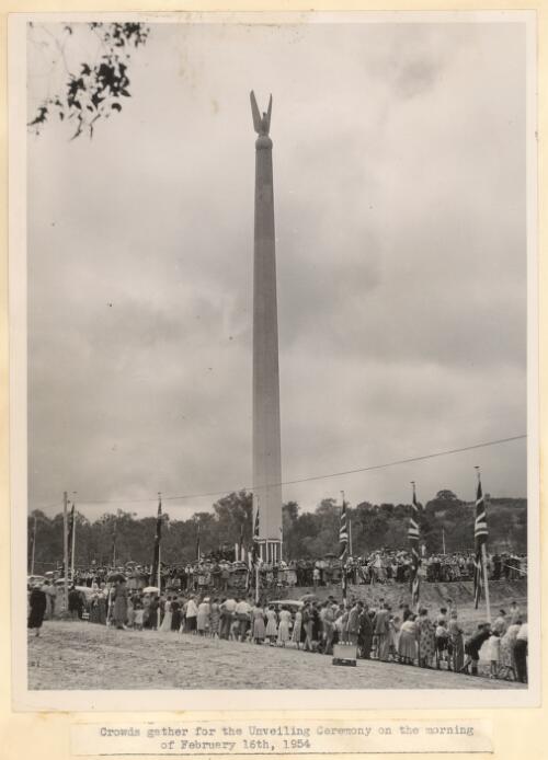 Crowds gather for the unveiling ceremony [Australian American Memorial, Canberra] on the morning of February 16th 1954 [picture]