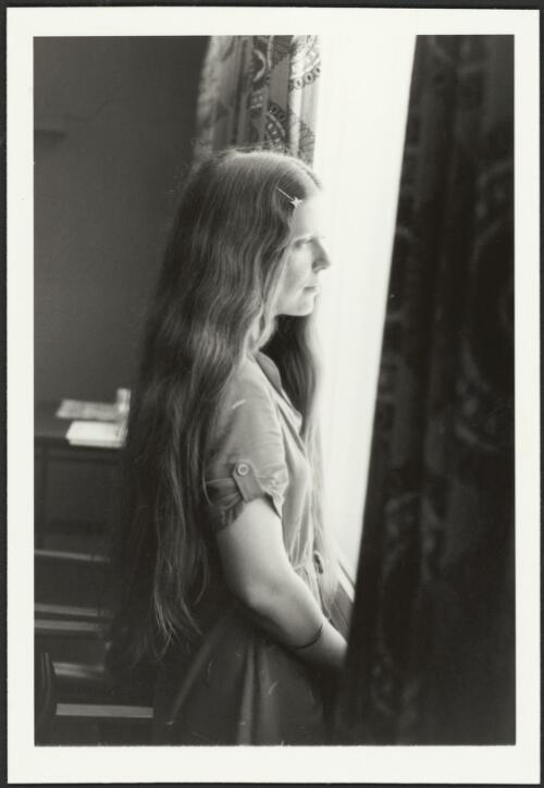 Portraits of Sarah de Jong, composer, 1981 [picture] / H. de Berg