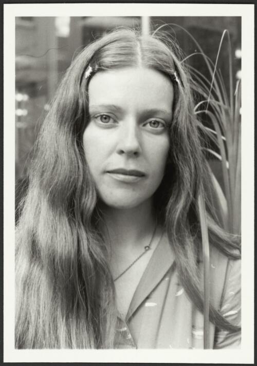 Portrait of Sarah de Jong, composer, 1981 [picture] / H. de Berg