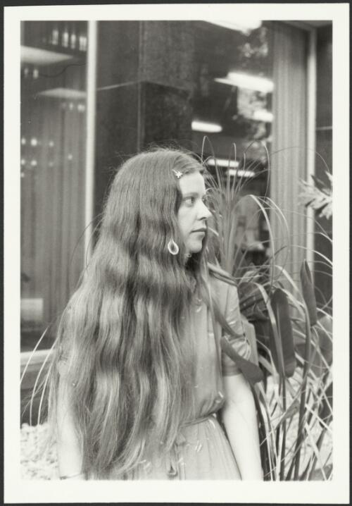 Portrait of Sarah de Jong, composer, outdoors, 1981 [picture] / H. de Berg