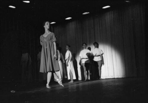 Mary Heath as Medea with dancers of the Queensland Ballet in Medea by Charles Lisner, Warana Festival, Brisbane, 1965 [picture] / Grahame Garner