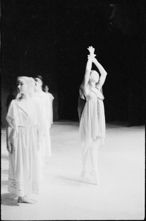 Dierdre Adams as Chorus and Mary Heath as Medea in Medea by Charles Lisner, Queensland Ballet, Her Majesty's Theatre, Brisbane, 1968 [picture] / Grahame Garner