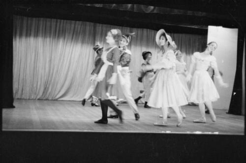 Dancers of the Queensland Ballet in An Italian Straw Hat by Charles Lisner, Lisner Ballet, Academy Theatre, Brisbane1960 (15) [picture] / Grahame Garner