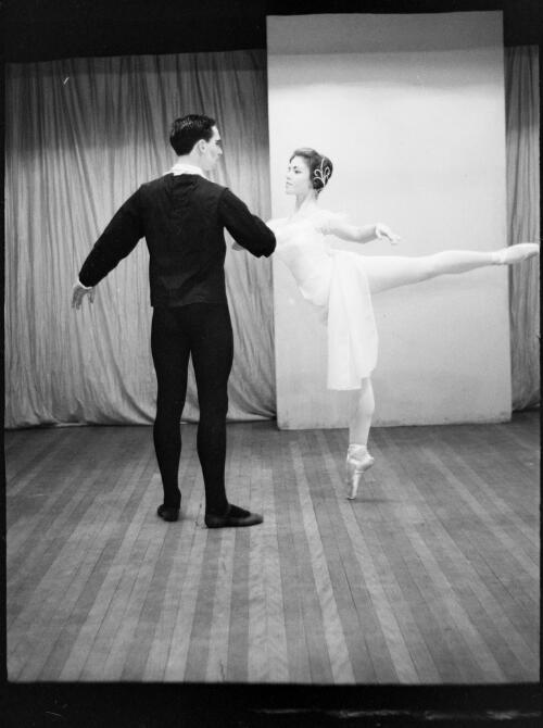 Lynette Sorrensen as The Spirit of Inspiration and Harold Collins as Paganini in Paganini by Charles Lisner, Lisner Ballet, Academy Theatre, Brisbane, 1962 (2) [picture] / Grahame Garner