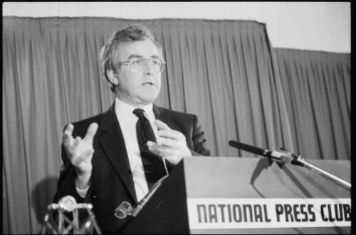 Professor Paul Dibb speaking at the National Press Club, Canberra, 19 June 1986 [picture]