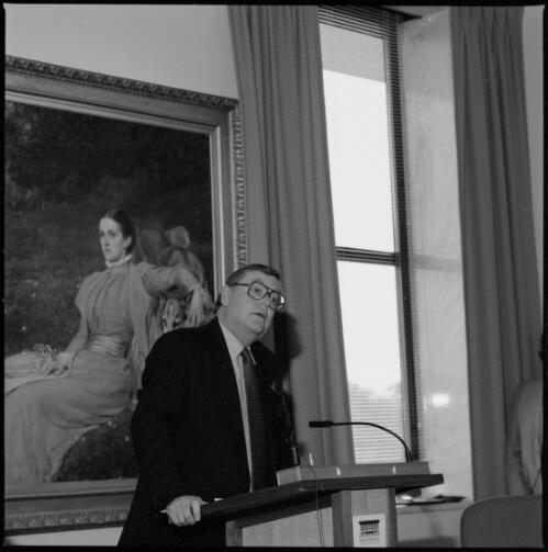 Portrait of Warren Horton, Director-General of the National Library, at the launch of the Australian Braille Library Service, National Library of Australia, Canberra, 1996 [picture] / Loui Seselja