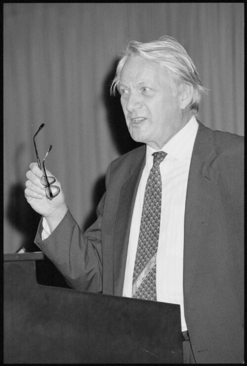 William Davis, chairman of the British Tourist Authority, at the National Press Club, Canberra, 14 February 1991 [picture]