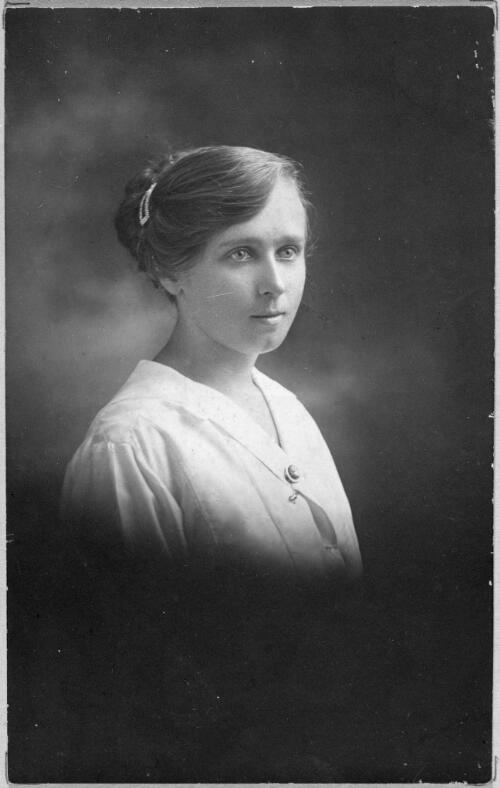 Portrait of Harriet Una Denison [?], ca. 1910s, 1 [picture]