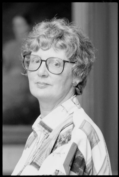 Portrait of Lynley Dodd, National Library of Australia, Canberra, 22 October 1995 [picture] / Loui Seselja