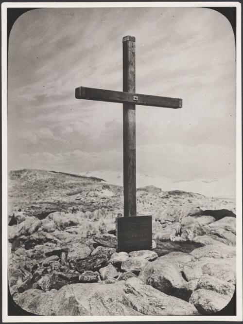 Memorial cross for Lieutenant Belgrave Ninnis and Dr. Xavier Mertz, Camp Denison, Antarctica, 1913? [picture] / Frank Hurley