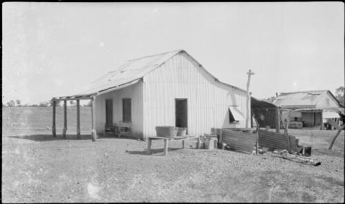 Sheet iron building at homestead, Flora Valley, Western Australia, 19 April 1929 [picture]