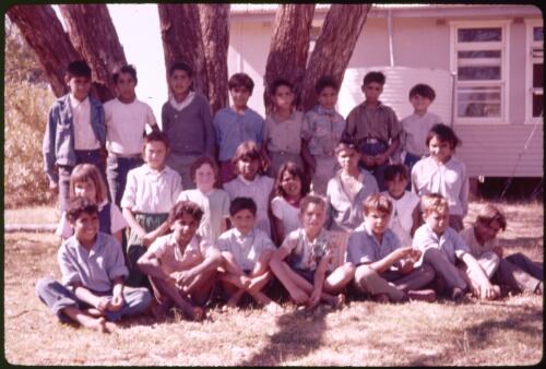 Phil Wilding's class at Murrin Bridge Aboriginal School, New South Wales, November 1962 [transparency] / Phil Wilding