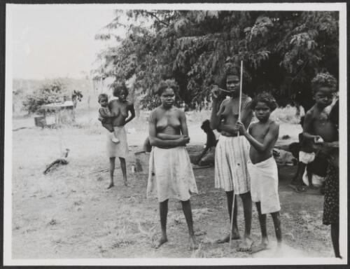 Indigenous Australian women and children at Oenpelli Mission, Northern Territory, 1945 [picture]